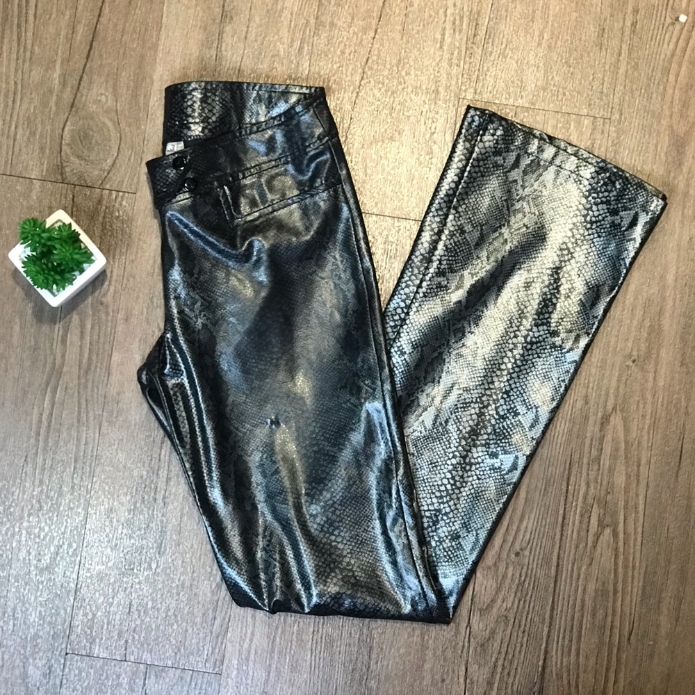 LA MODE | Coated Snakeskin Pants | Silver | 3